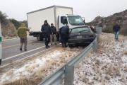 Rutas con hielo en Catamarca: auto y camión chocaron en La Cébila