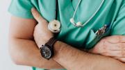 Residencias médicas: oficializan reforma y fijan fecha del “examen único”