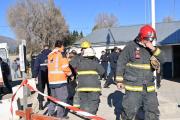 Evacúan presos y policías de una comisaría de Bariloche: internos prendieron fuego un colchón