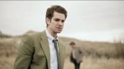 La miniserie imperdible de Disney +: Andrew Garfield investiga un crimen atroz que te dejará sin aliento