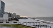 Nevada histórica cubre playas de la costa argentina en plena ola polar