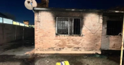 Horror en Salta: un niño y dos bebés murieron por un incendio en su casa