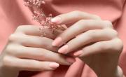 Invierno 2025: los 5 colores de uña en tendencia para esta temporada