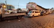 La Paz arranca su mes aniversario con filas por combustible en los surtidores