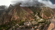 El pueblo de Salta colgado de una montaña que es ideal para conocer y maravillarse