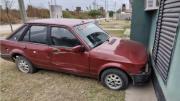 Tóxica: encontró el auto de su novio en la casa de la ex y se lo estrelló contra una pared