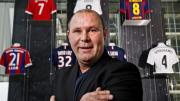 Quién es Jean-Marc Bosman, el hombre que cambió el fútbol y benefició a muchos, aunque todos le dieron la espalda