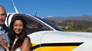 Le propuso casamiento en una avioneta y se quedó sin palabras, pero el amor levantó vuelo