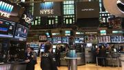 Wall Street avanza con cautela tras la ajustada aprobación del plan fiscal de Donald Trump