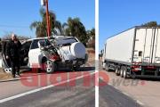 Camión chocó de atrás a un auto y casi causa una tragedia