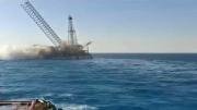Se hundió una barcaza petrolera en el golfo de Suez, dejó 4 muertos y 22 heridos