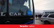 Choque entre un colectivo y una combi por la escarcha