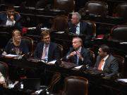 Pichetto y senadores radicales presentan proyectos para blindar a YPF ante el fallo de la jueza Preska