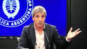 Luis Caputo desafió a las críticas por el dólar: Si creen que está barato, compren