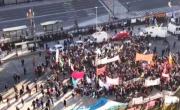 Jubilados protestan ante un Congreso vallado y un desmedido operativo