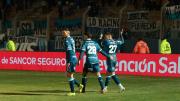 Con doblete y roja a Maravilla Martínez, Racing vence 3-1 a San Martín de San Juan por la Copa Argentina