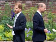 Caridad y vinos: la princesa Diana hubiera cumplido 64 años y sus hijos William y Harry tuvieron dos formas muy diferentes de recordarla
