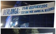 Clima raro en Vélez: los hinchas opositores le apuntaron a Berlanga