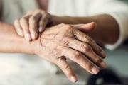 ¿El origen del Parkinson no es el cerebro? Lo que revela una investigación clave