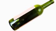 Qué quiere decir que las botellas de vino sean de color verde oscuro: para qué sirve y cuál es su función