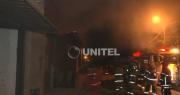 Incendio consume una carpintería por completo en Santa Cruz