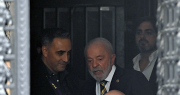 Lula le hizo una fugaz visita a Cristina Kirchner en la vivienda donde cumple prisión domiciliaria