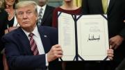 Aprobada ley de impuestos y gastos en EEUU: Trump sofocó rebelión interna entre republicanos