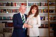 CFK denuncia Terrorismo de Estado de baja intensidad tras el gesto con el que Lula le pintó la cara a Milei