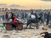 Denuncian que guardias de seguridad de Estados Unidos les disparan a los palestinos que buscan comida en Gaza