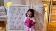 Cómo es la habitación de Sarah Burlando con temática de princesas y un castillo