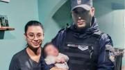 Desesperante: Policía salvó a una beba de 2 semanas que no podía respirar