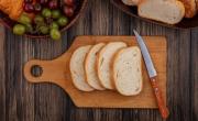 ¿Qué tipo de cuchillo hay que usar para cortar pan?
