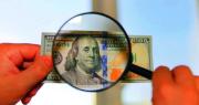 Y, ¿cuánto vale un dólar? ¿Está atrasado?