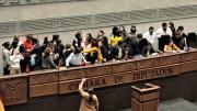 Tras agresiones de esta madrugada, Cámara de Diputados suspende tratamiento de contrato de litio con China