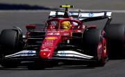 Hamilton deslumbra en casa: lideró los primeros libres en Silverstone en su debut británico con Ferrari