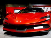 Un pila de billetes de 3.540 km de altura ó 6,6 millones de Ferraris: a cuánto equivalen los 3,3 billones de dólares de deuda que generaría la nueva y bonita ley de Trump