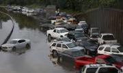 Inundaciones en Texas dejan a 25 muertos y decenas de desaparecidos, entre ellos 23 niñas