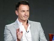 Revelan la millonaria herencia que Julian McMahon le dejó a su hija y su esposa Kelly Paniagua