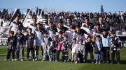 Gimnasia y Esgrima homenajeó a Diego Mondino y Matías Recalde antes del partido con Estudiantes de Buenos Aires