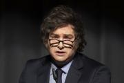 Javier Milei derogará más de 40 leyes por decreto: desde el padrinazgo presidencial hasta el control de reuniones