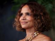 Halle Berry, 58 años, actriz: “Dejé de desayunar hace más de 20 años, la mejor comida es cuando se rompe el ayuno”