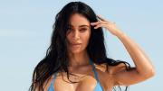 Kim Kardashian mostró como le queda la microbikini floreada de su colección homenaje a Roberto Cavalli