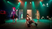 Una reversión del clásico “Alicia” con ecos de Freud, María Elena Walsh y Serú Girán