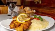Bodegón en Buenos Aires: el restaurante de Zona Sur con comida casera y karaoke