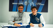 Foto oficial y presentación de Juan José Pérez en Gimnasia