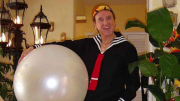 Continúa la polémica en la vecindad: Carlos Villagrán se fue del “Chavo del 8” por la mala paga