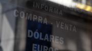 Nueva alza del dólar que lo acerca a 1300 pesos 