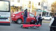 Una mujer sufrió múltiples golpes tras ser atropellada en una transitada esquina