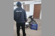 Motocicleta robada fue hallada oculta en un descampado del barrio Tradición Oeste