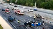 Dos muertos tras terrible choque frontal de dos carros en una autopista de EEUU